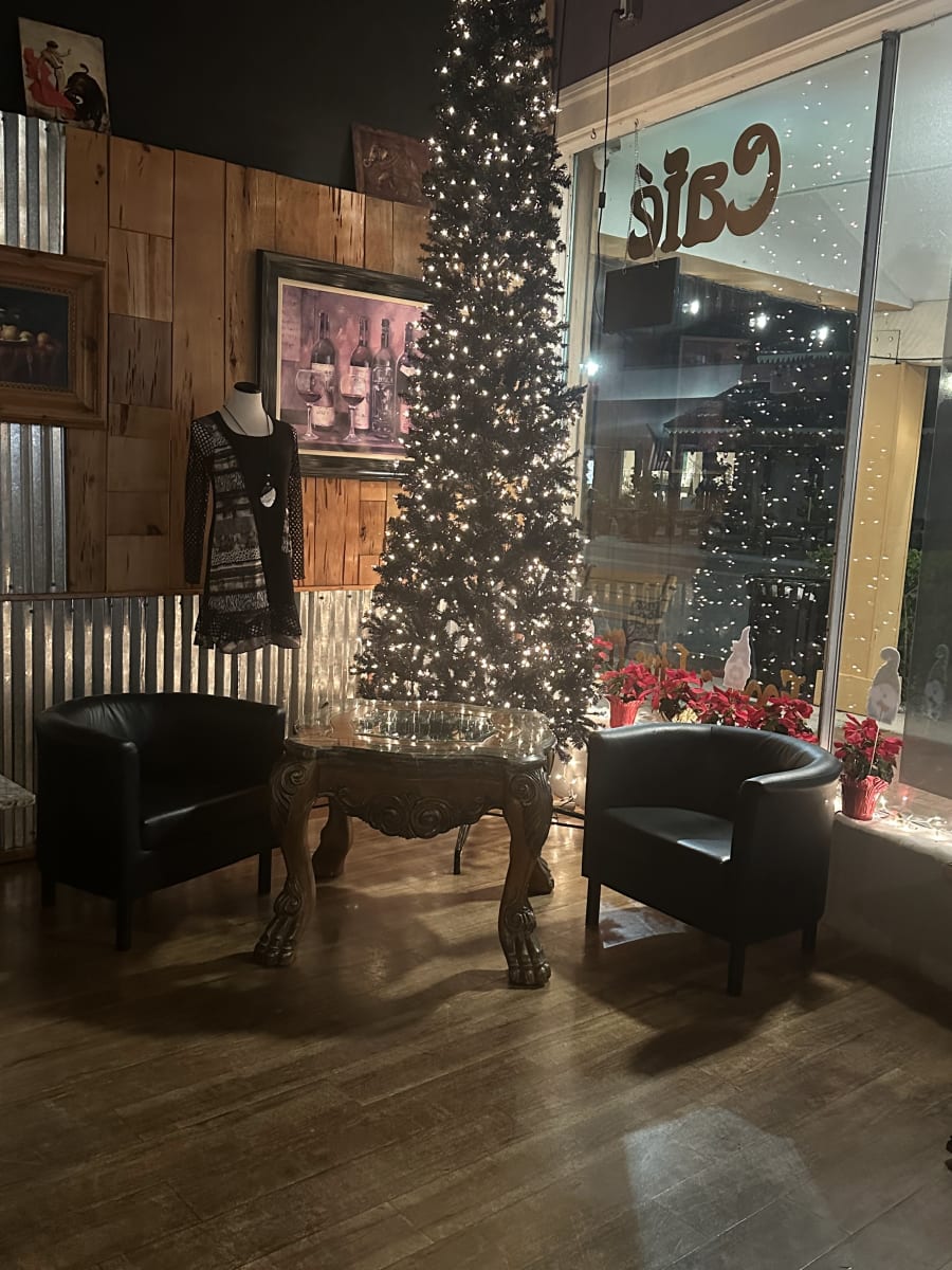 Grapes Wine Cafe – photo 1